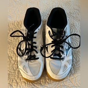 Women’s volleyball shoes